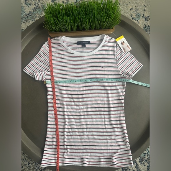 Tommy Hilfiger Cream Fitted Short Sleeve Tee Size Small NEW - Picture 7 of 7
